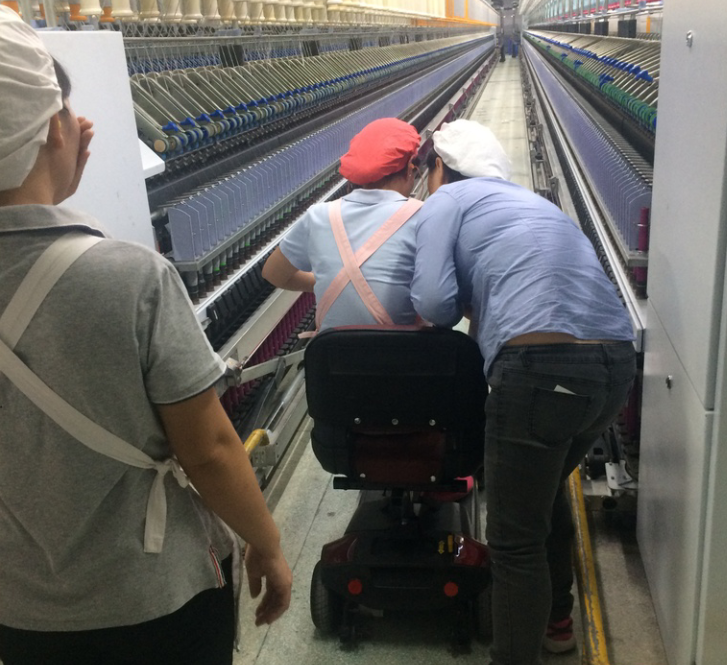 紡織廠的工作人員的秘密工具-四輪電動(dòng)代步車[元亨電動(dòng)]