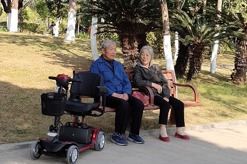 為什么老人需要老年代步車？