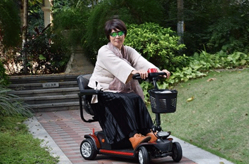 老年代步車